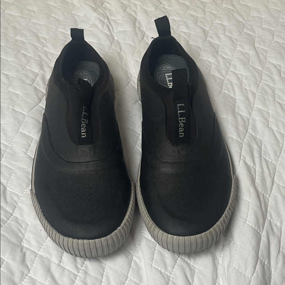 L.L. Bean Mens Black Slip-On Sneakers